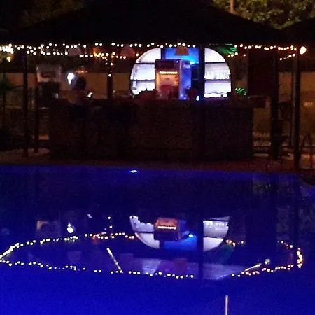 Bezay Hotell 3*